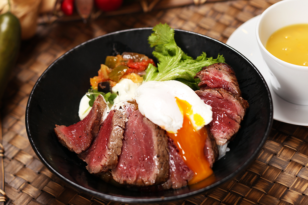 「牛ステーキ丼&スープ」 「牛ステーキ丼&スープ」