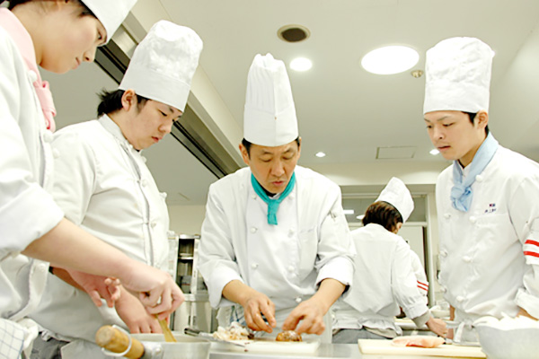 みかしほ学園 日本調理製菓 栄養専門学校 On Twitter ワンプレートランチ実習 調理師科プロ技術経営コース2年生の創作料理 ワンプレートランチを題材に 和 洋 アジア カフェなどのオリジナルランチが出来あがりました